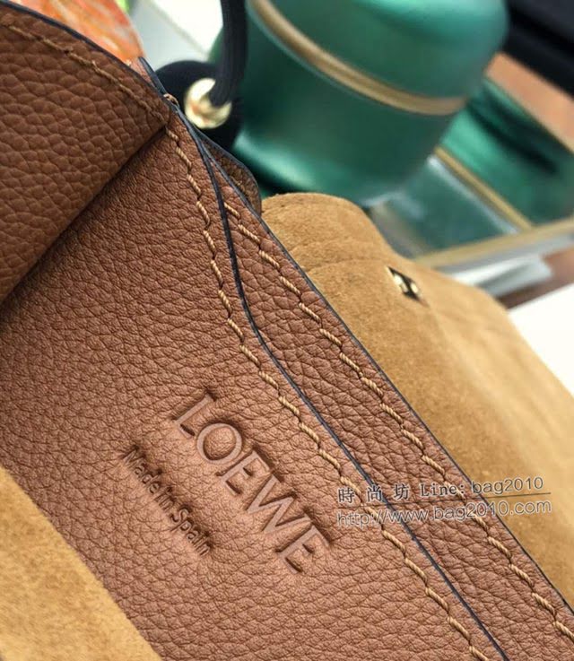 LOEWE包包 羅意威Barcelona小金鏈三角包  tcl1358